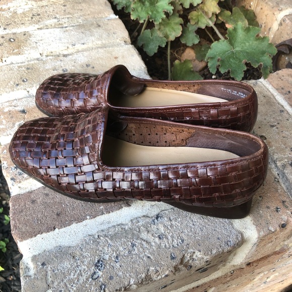 Glacee Brazil Women’s Brown Woven Leather Loafers EUC Grace Style, Size 6 1/2 - Picture 2 of 6
